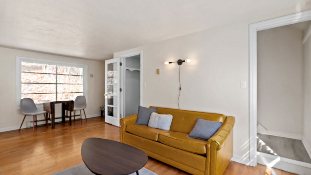 Photo of Livingroom in Wallace