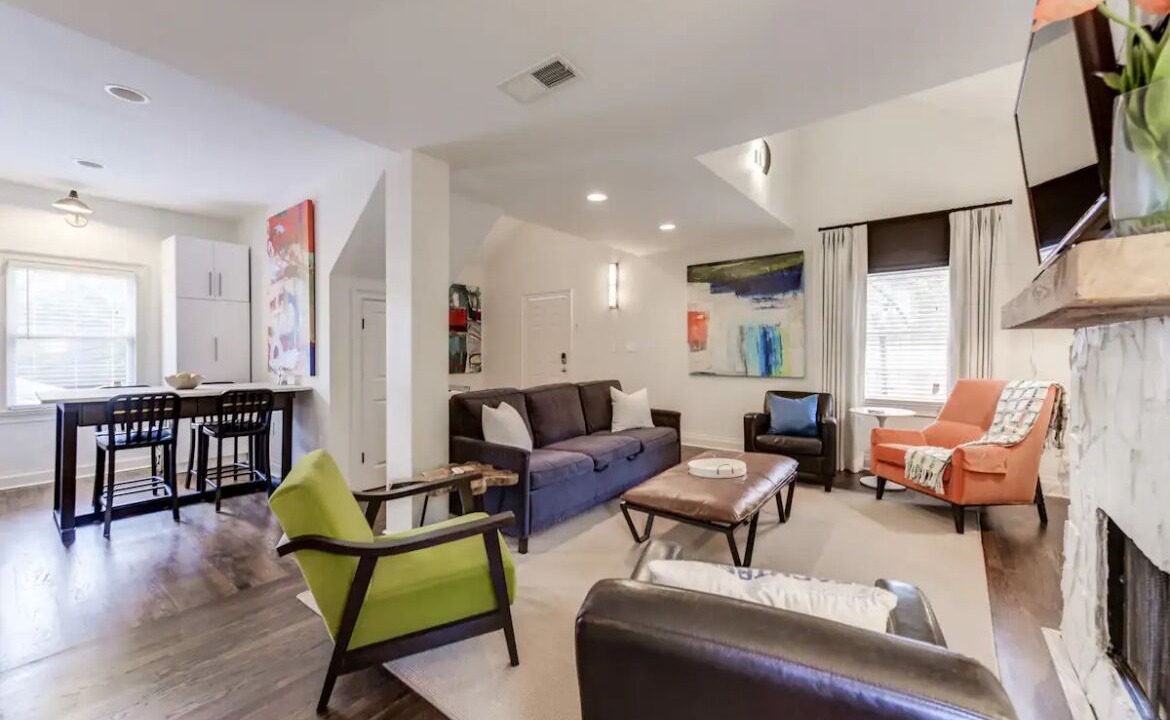 Photo of Livingroom in Midtown