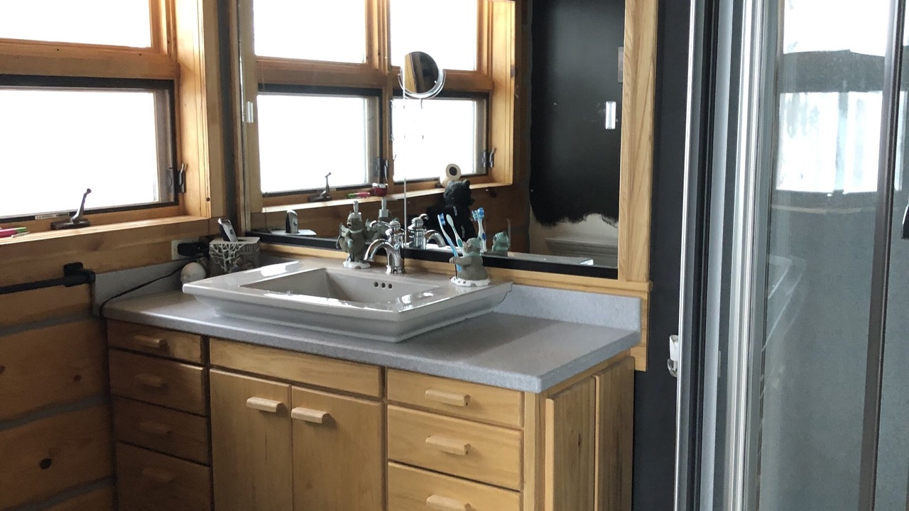 Photo of Bathroom in Silver Gate