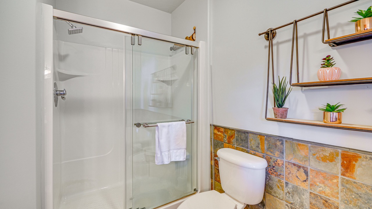 Photo of Bathroom in Nye