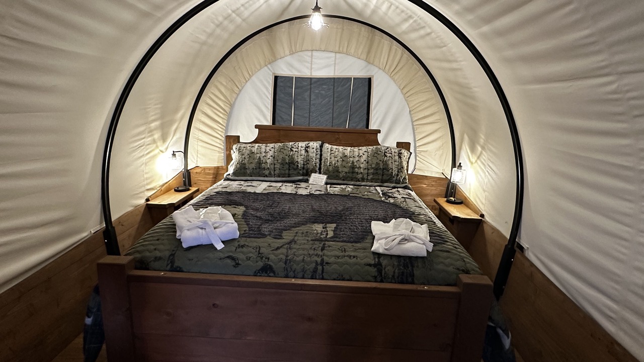 Photo of Bedroom in Salmon