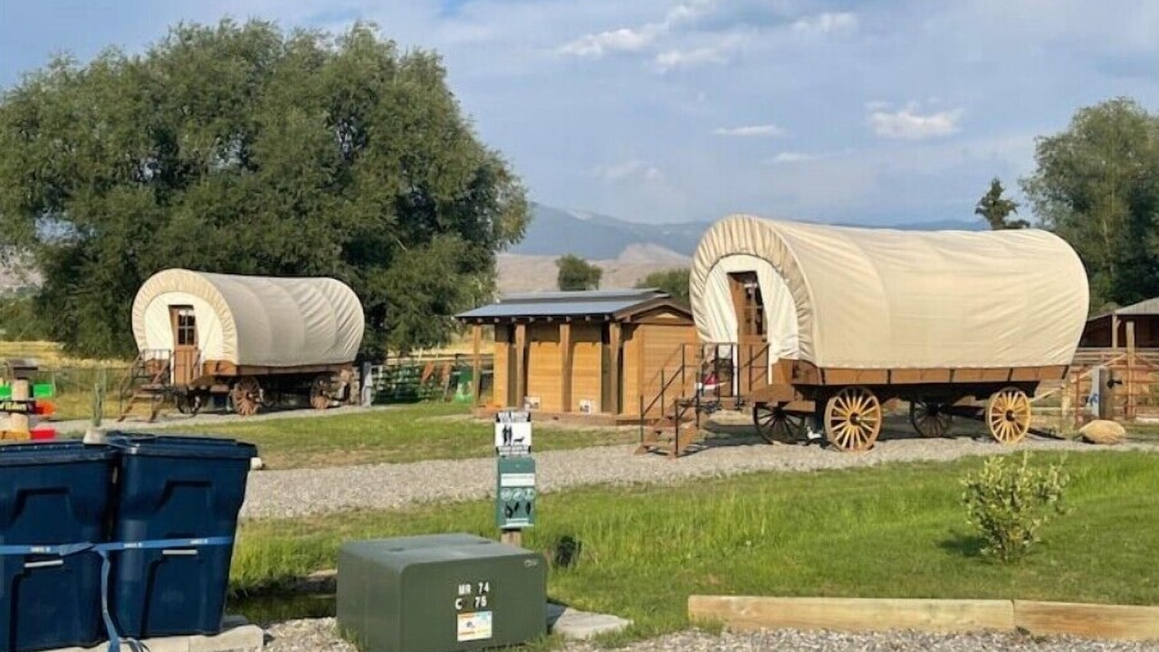 Photo of Outdoor in Salmon