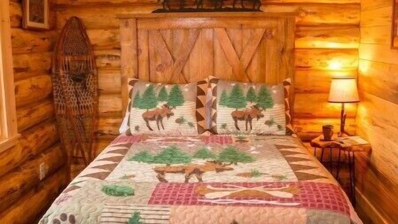 Photo of Bedroom in Salmon