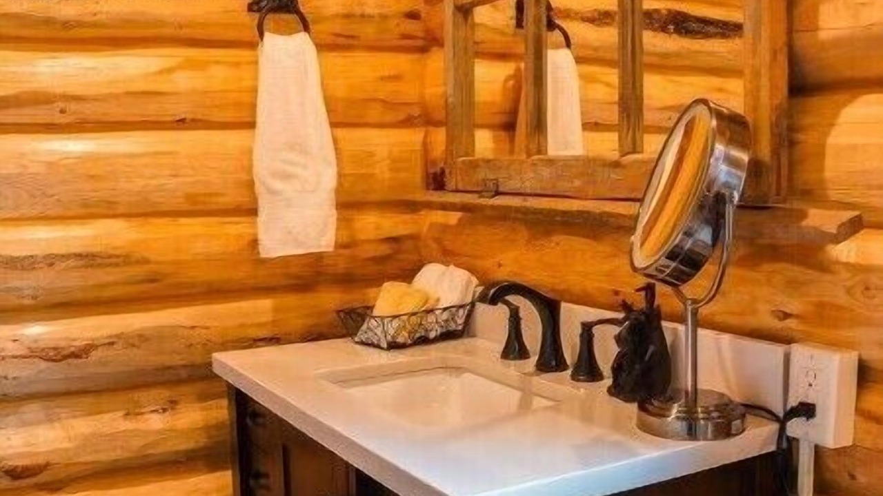 Photo of Bathroom in Salmon