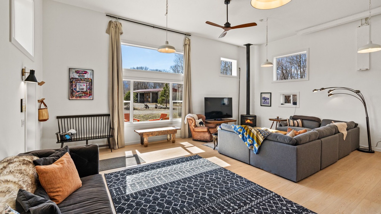 Photo of Livingroom in Livingston