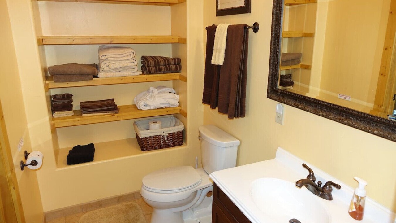 Photo of Bathroom in Island Park