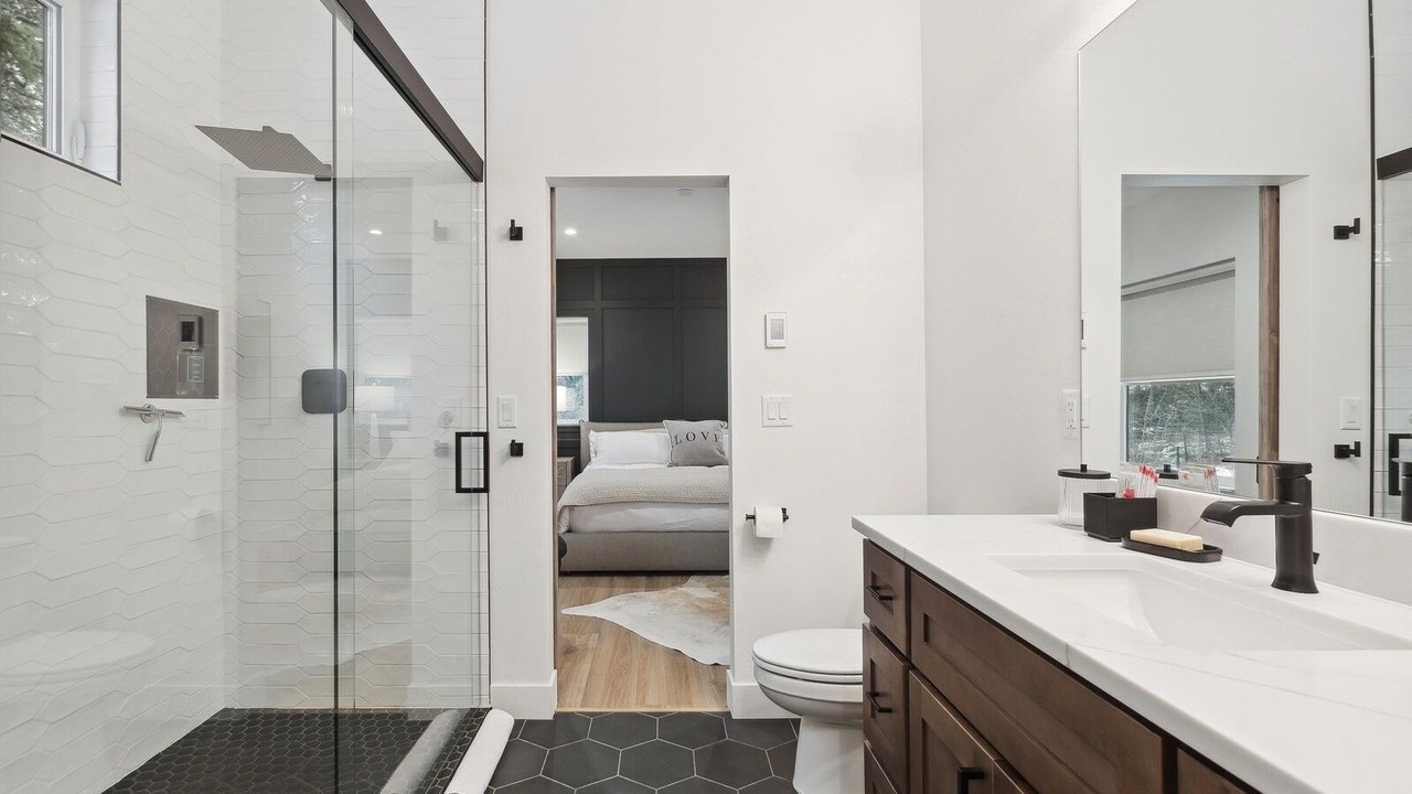 Photo of Bathroom in Lakeside