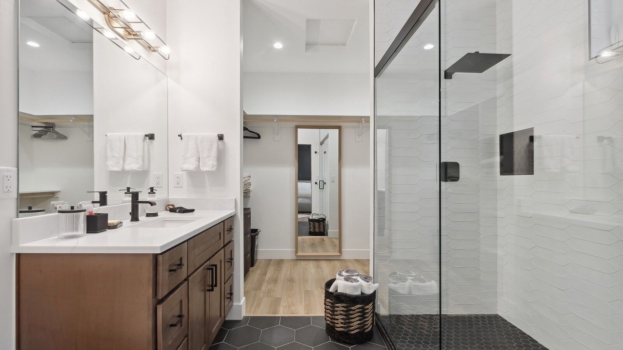 Photo of Bathroom in Lakeside