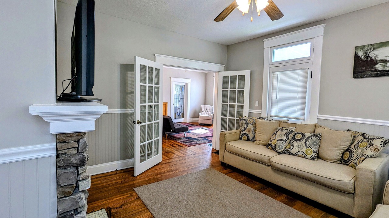 Photo of Livingroom in Newark