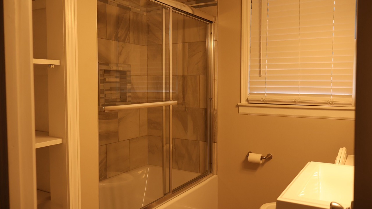 Photo of Bathroom in Speedway
