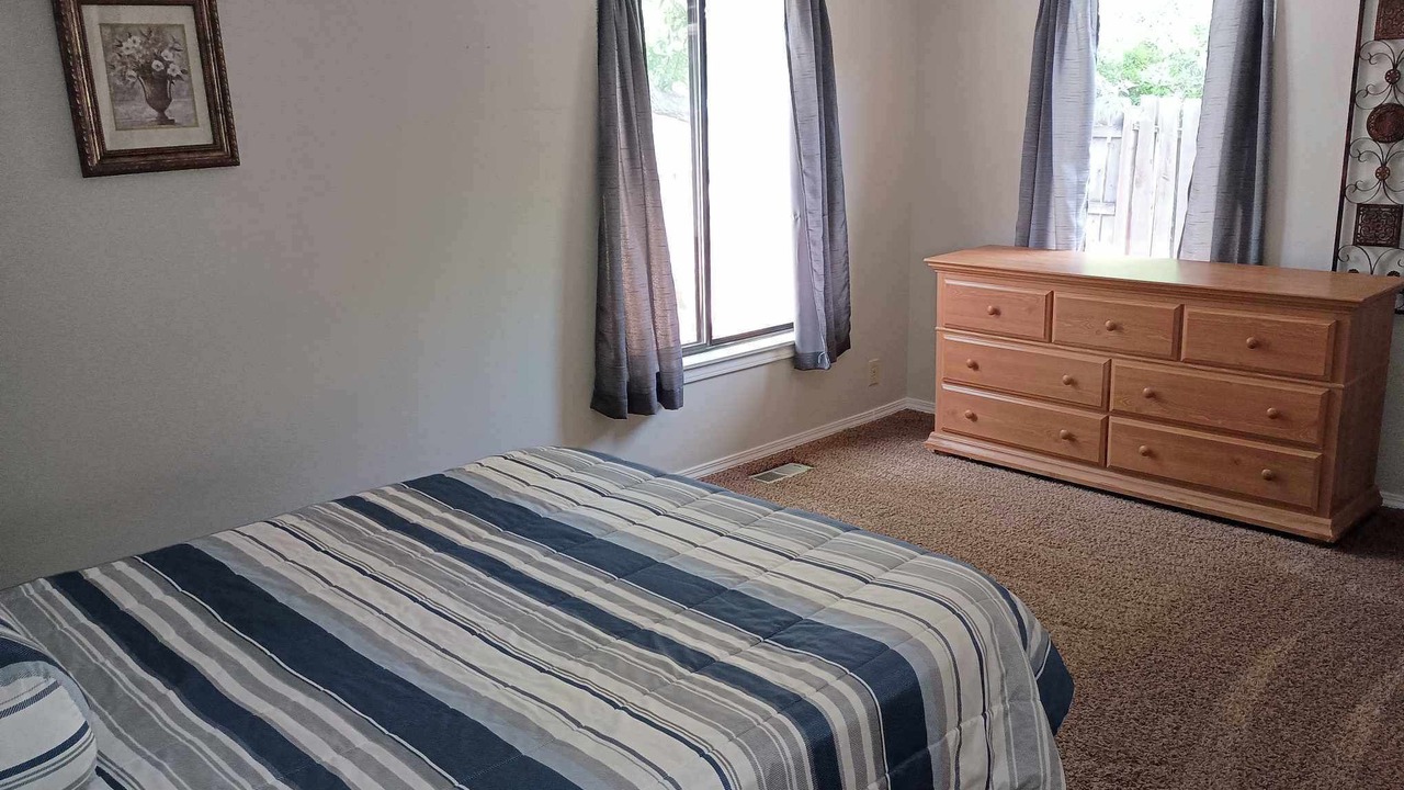 Photo of Bedroom in Maple Grove - Franklin