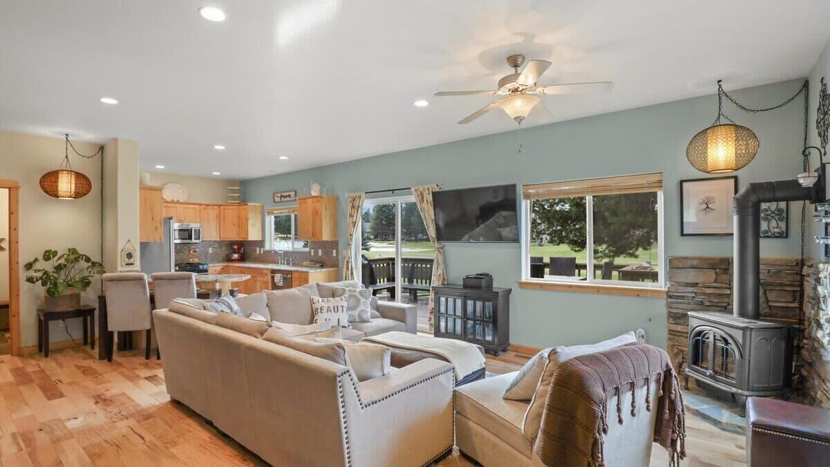 Photo of Livingroom in Blanchard