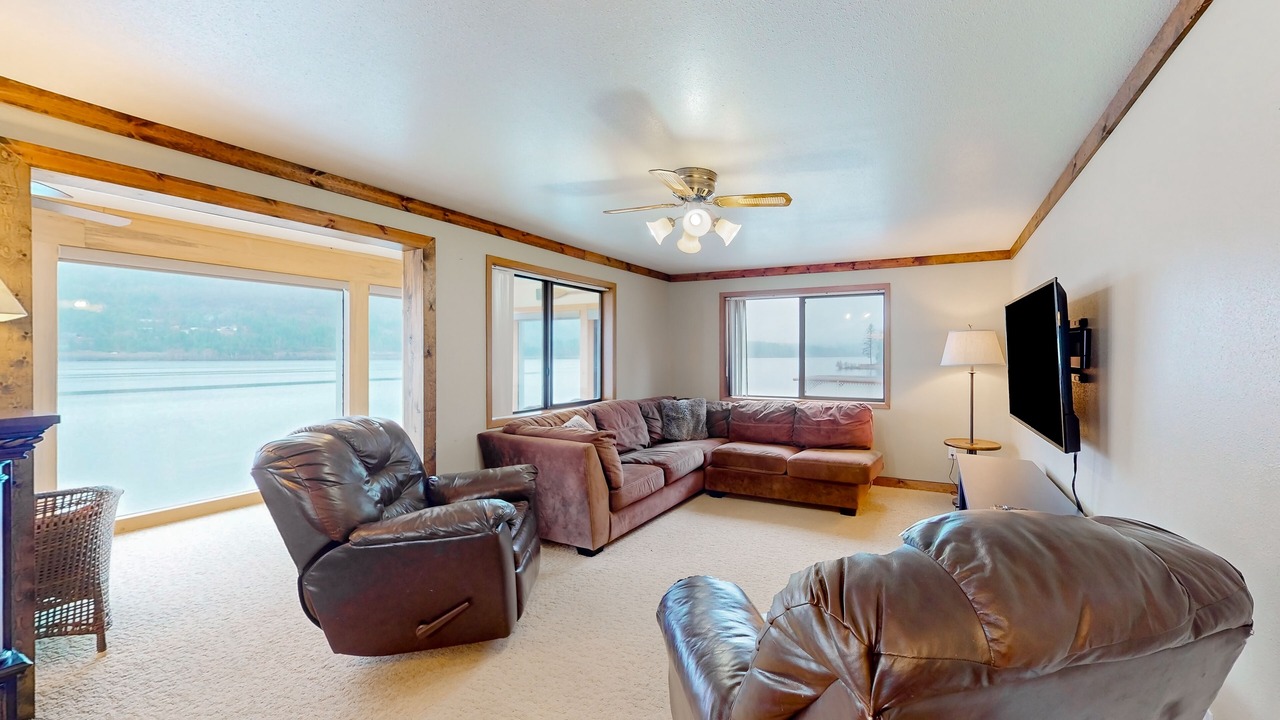 Photo of Livingroom in Bonner County