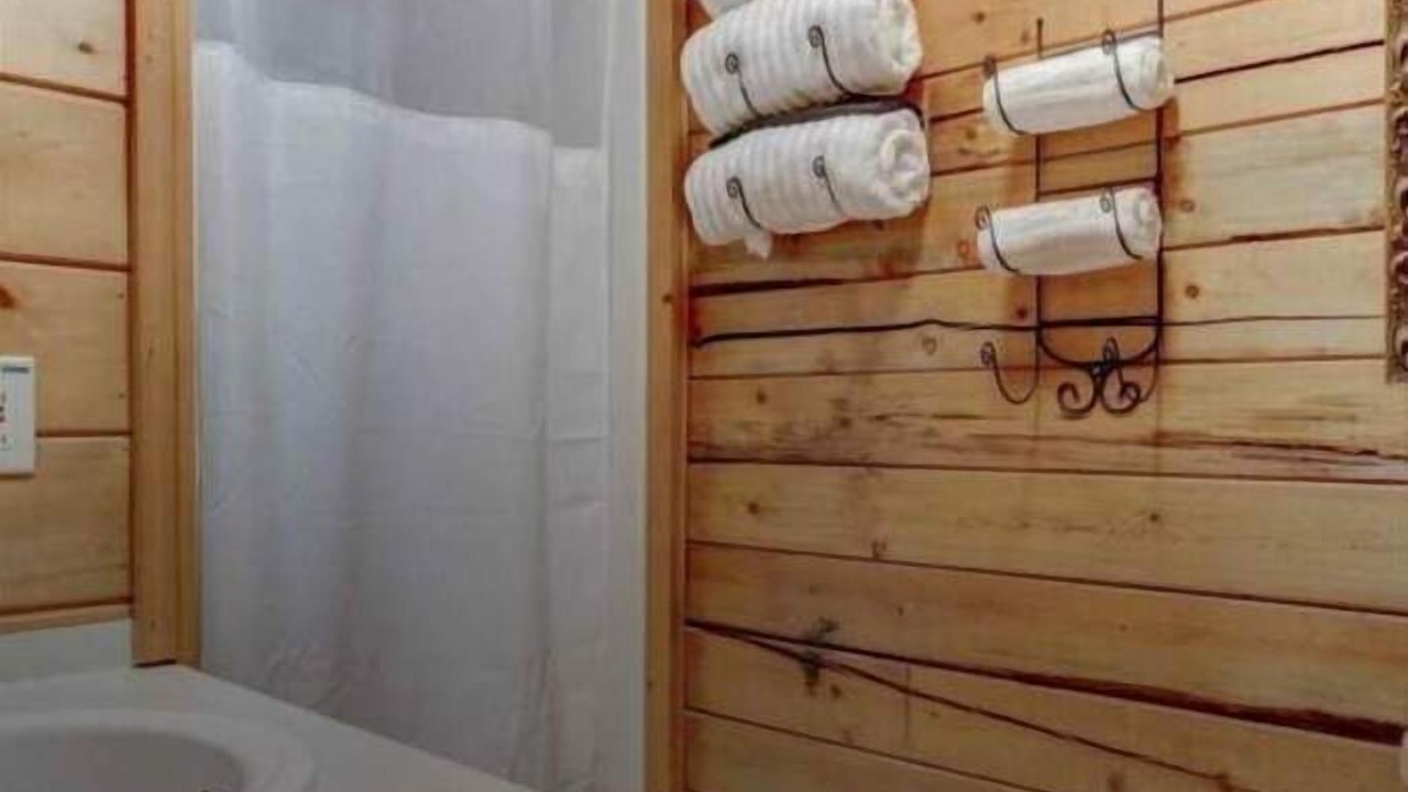 Photo of Bathroom in Mount Ida