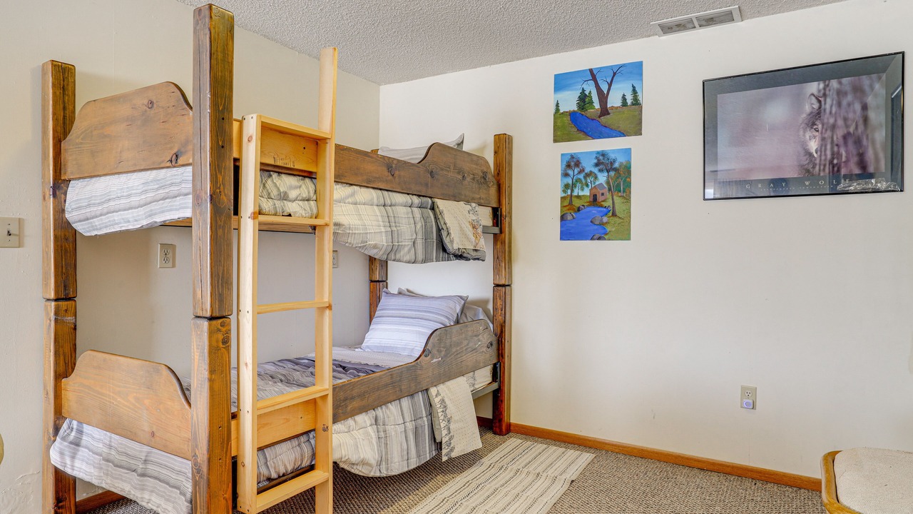 Photo of Bedroom in Elk Mountain