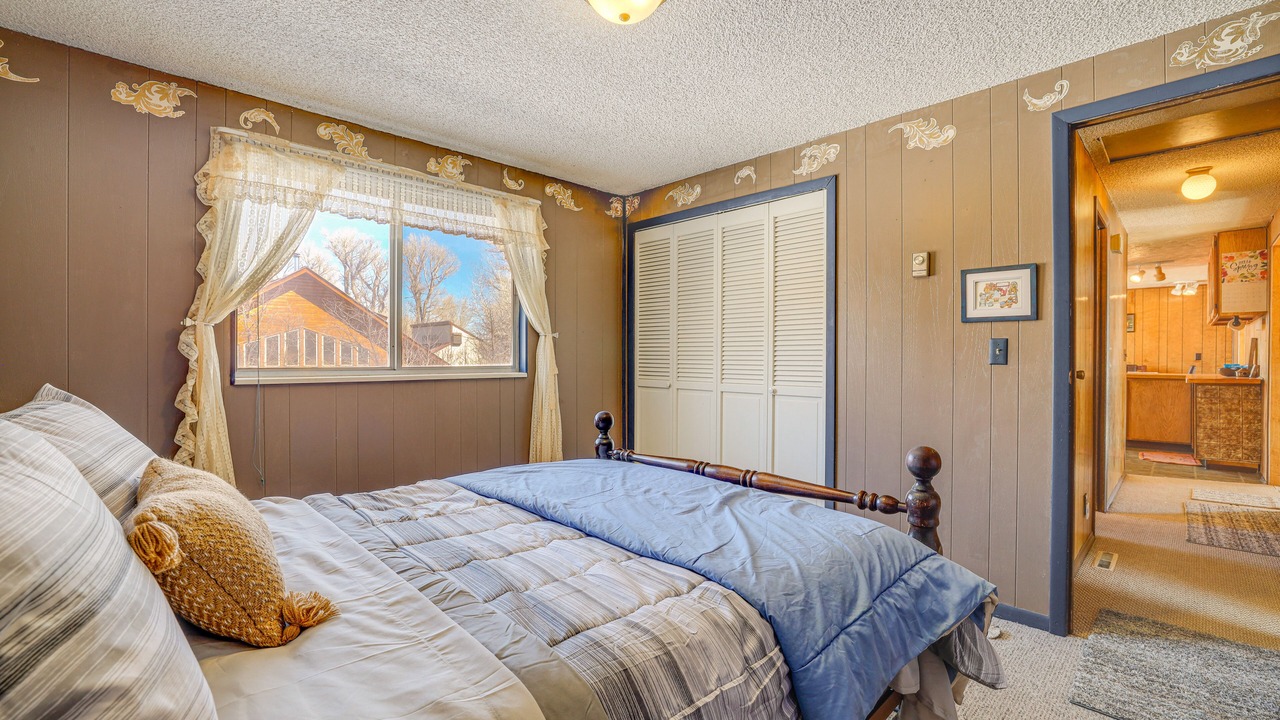 Photo of Bedroom in Elk Mountain
