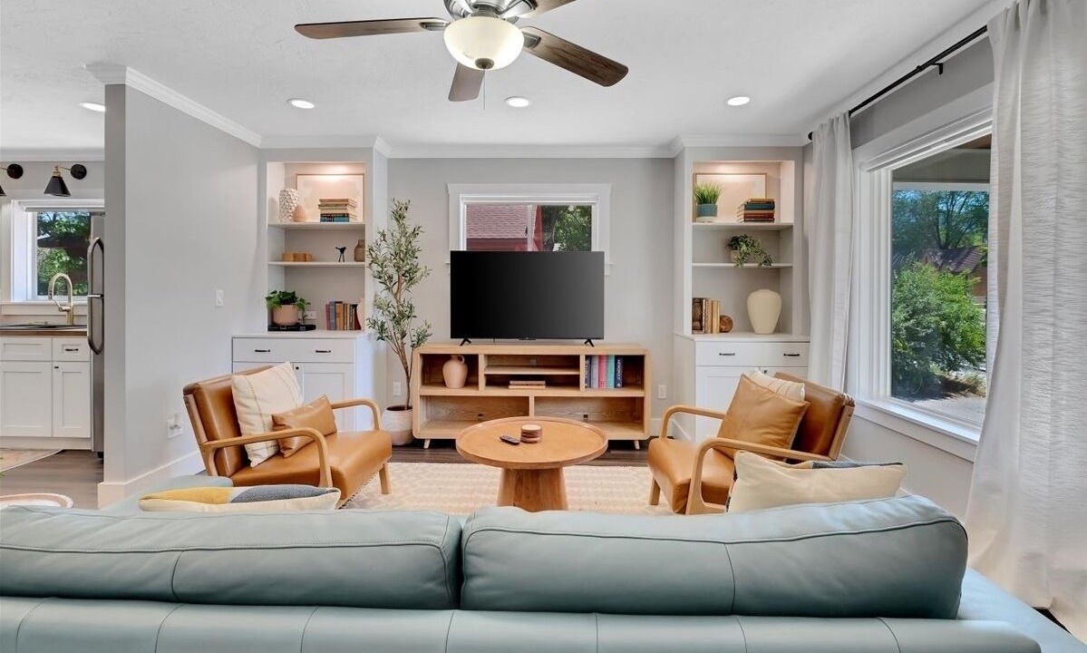 Photo of Livingroom in Logan
