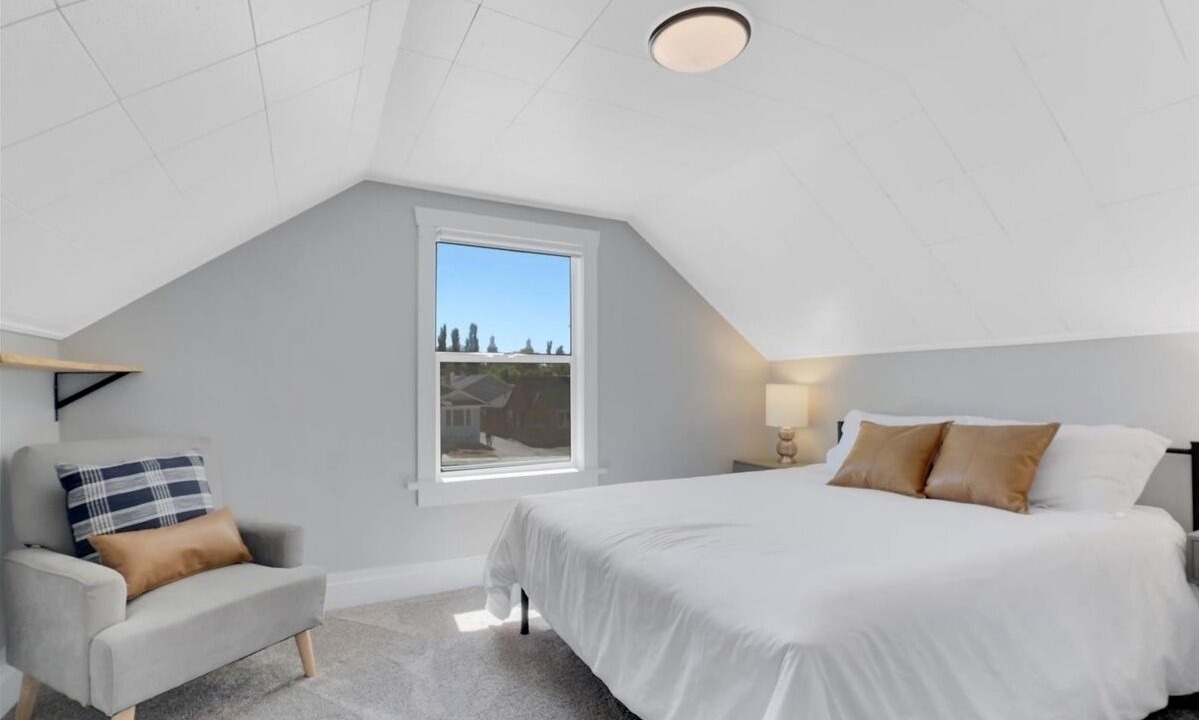 Photo of Bedroom in Logan