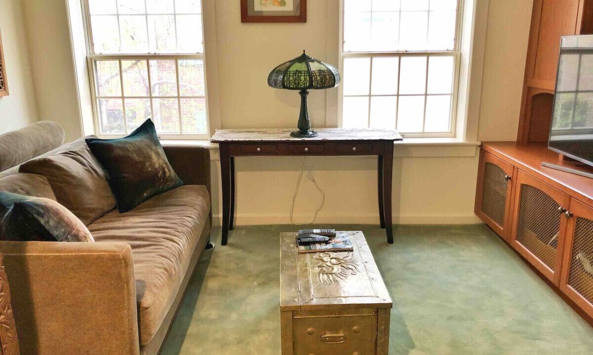 Photo of Livingroom in Washington Square West