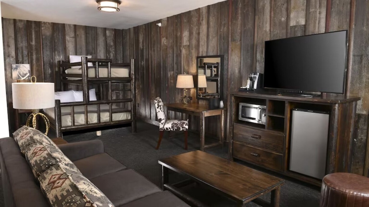 Photo of Livingroom in Broken Arrow
