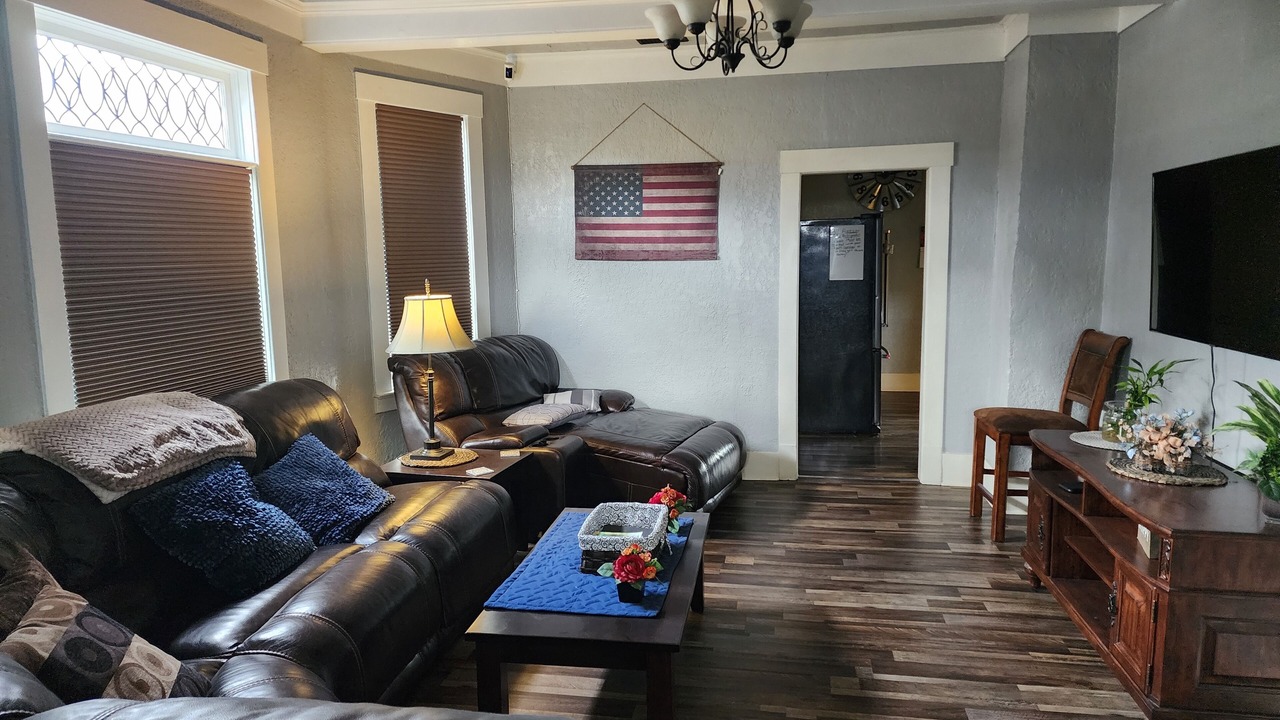 Photo of Livingroom in West Central