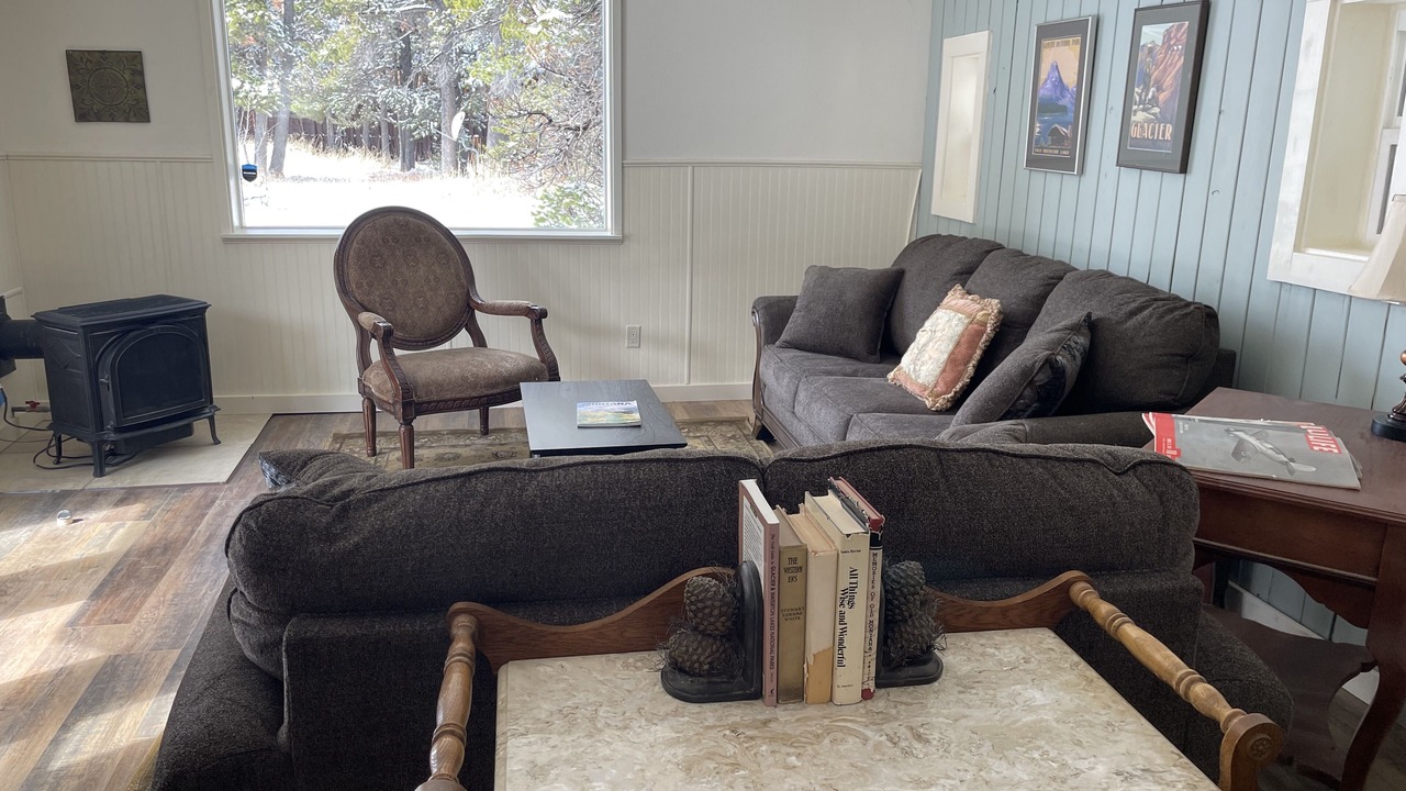 Photo of Livingroom in East Glacier Park Village