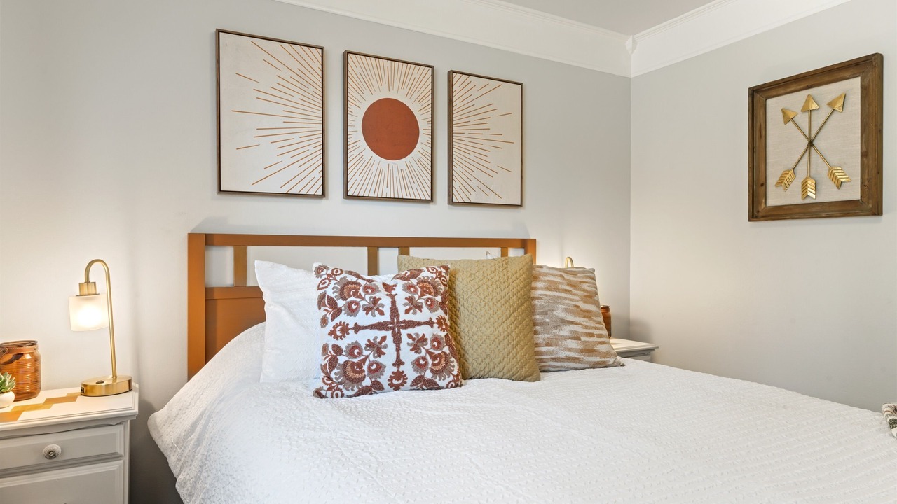 Photo of Bedroom in Sunset