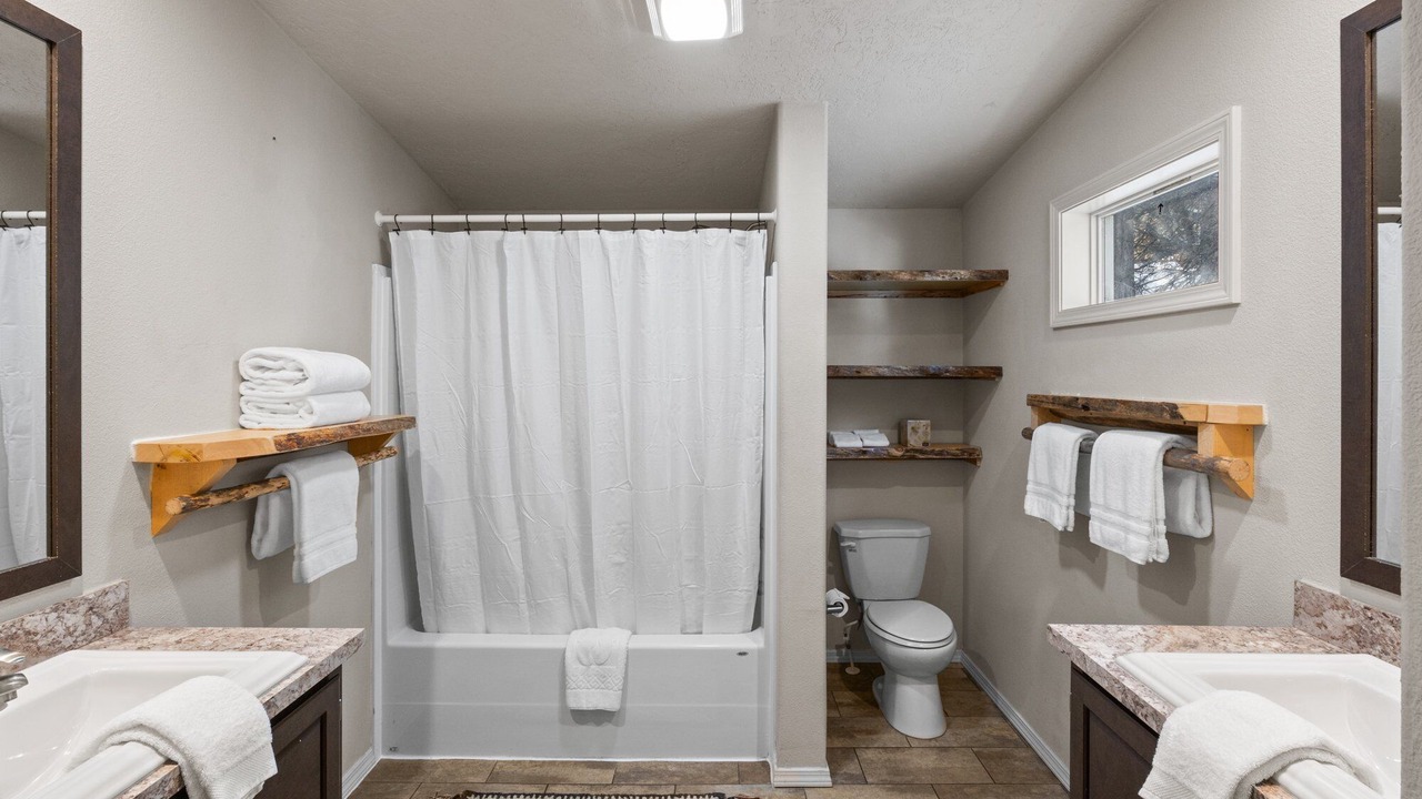 Photo of Bathroom in Lazy Acres