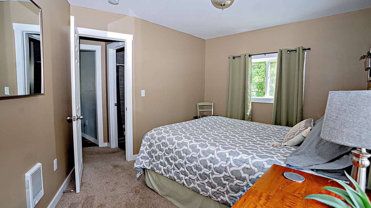 Photo of Bedroom in Kellogg