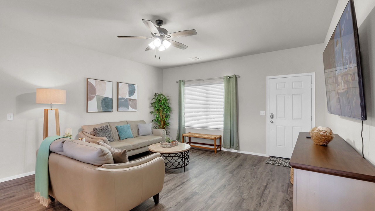 Photo of Livingroom in Bixby