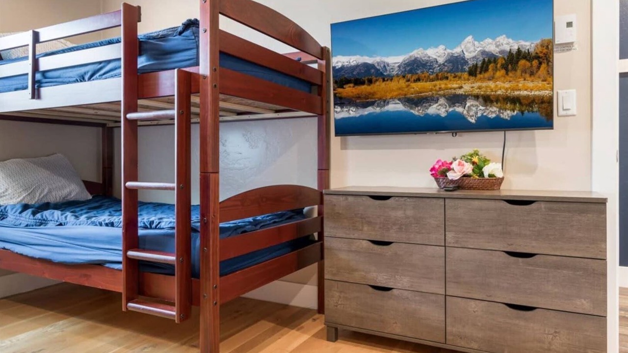 Photo of Bedroom in Leigh Creek Estates