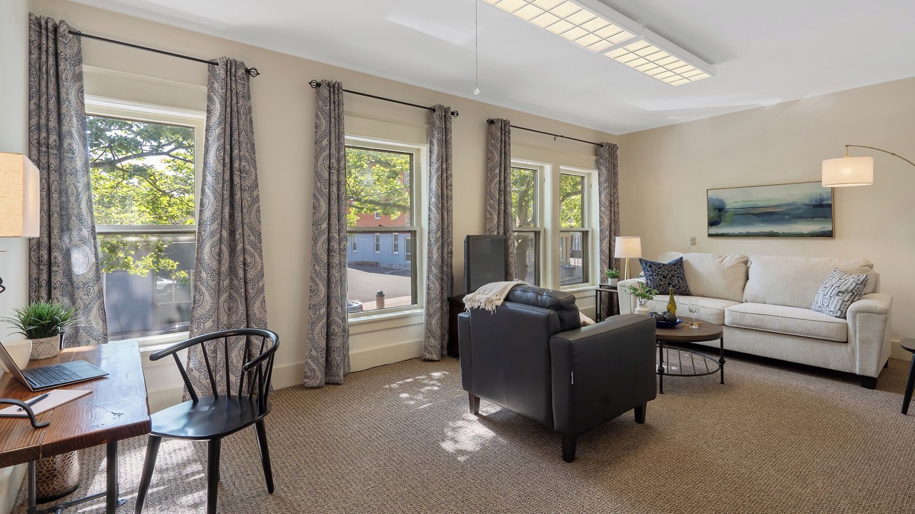 Photo of Livingroom in Baldwinsville