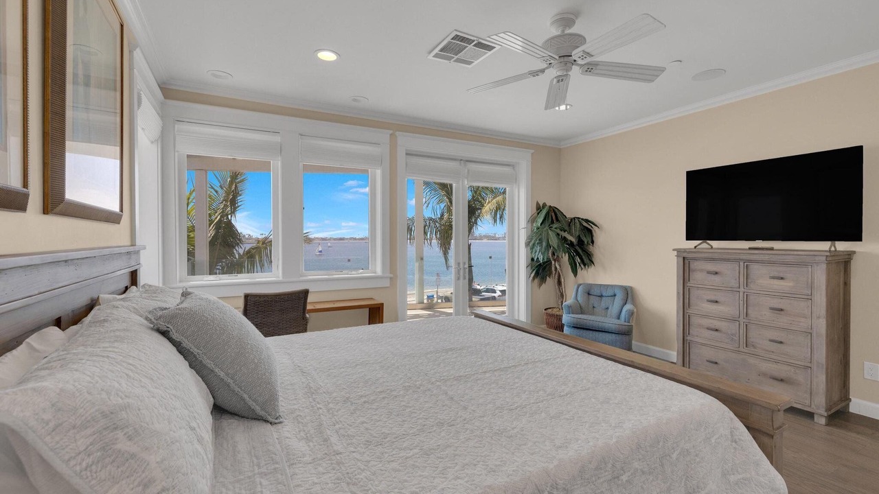 Photo of Bedroom in Crown Point