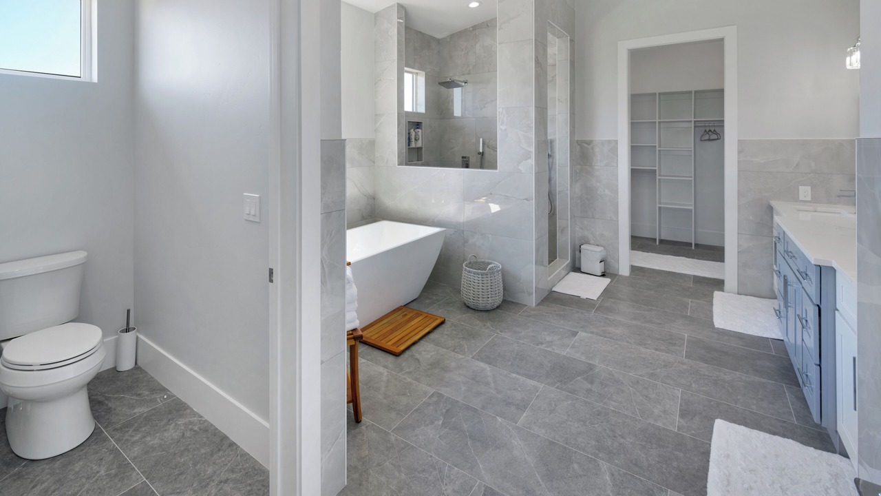 Photo of Bathroom in Sweetwater