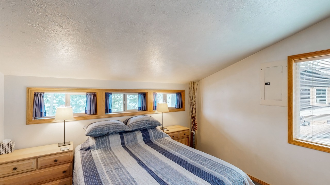 Photo of Bedroom in Loon Lake
