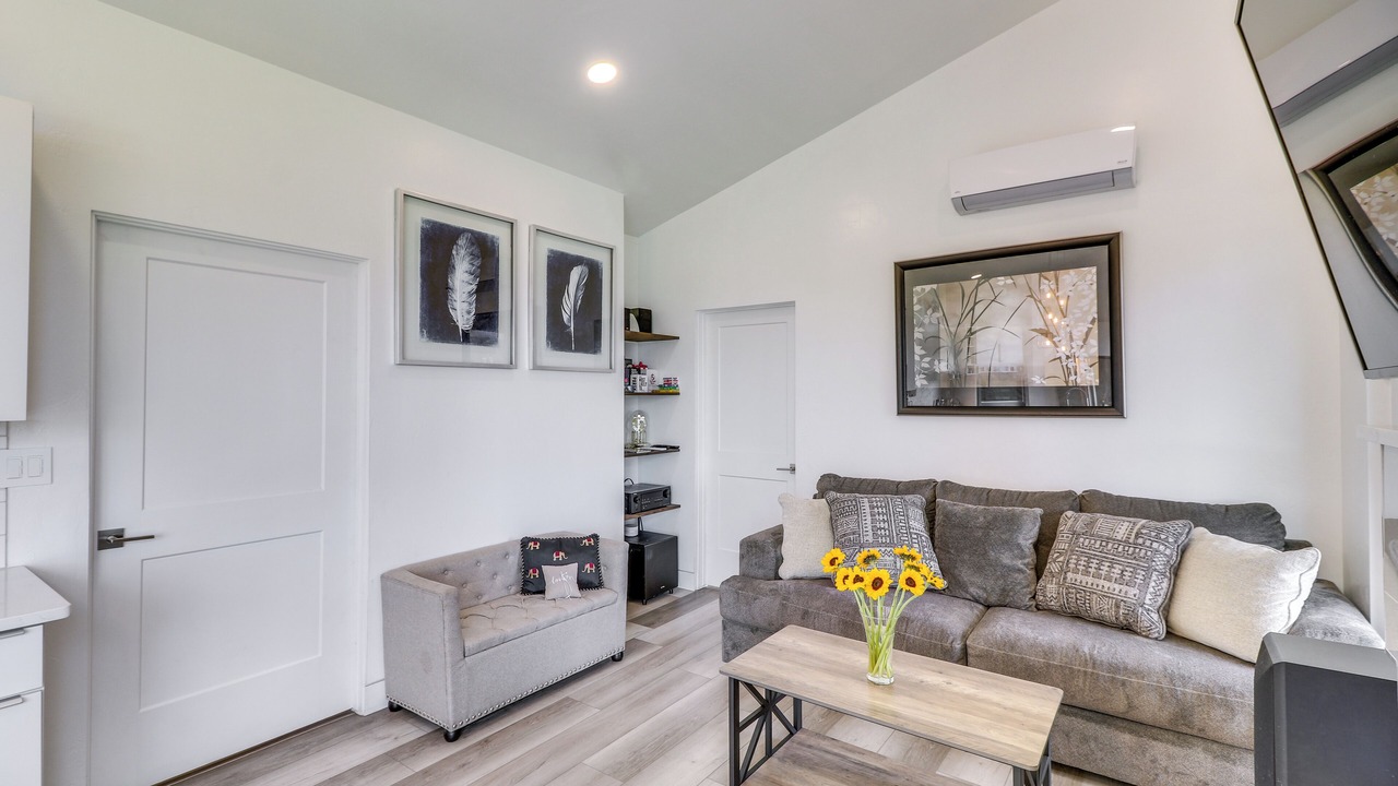 Photo of Livingroom in Eureka