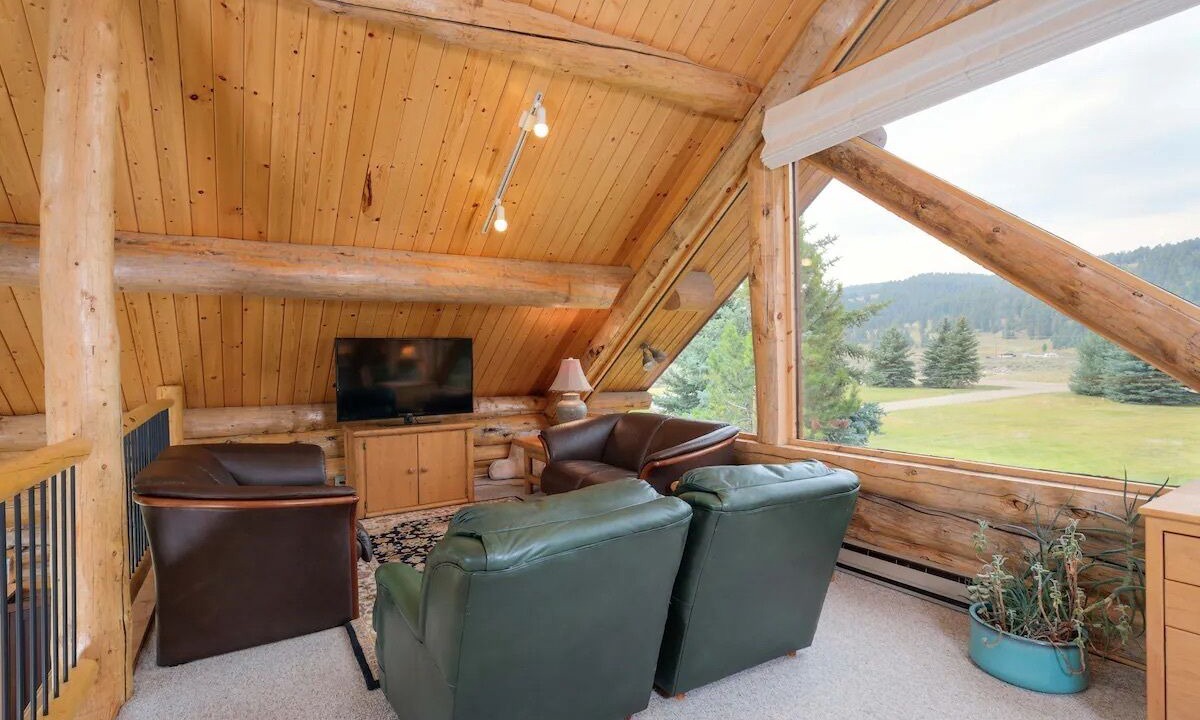Photo of Livingroom in Gallatin Gateway