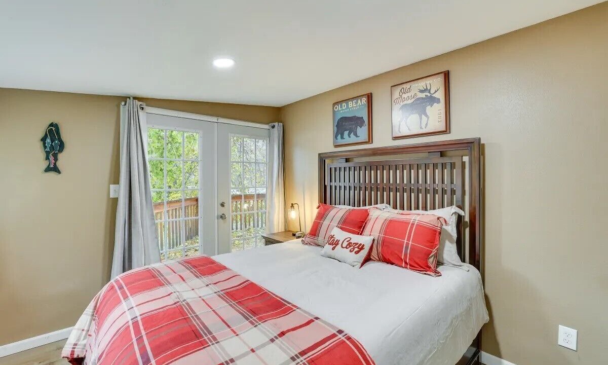 Photo of Bedroom in Ahsahka