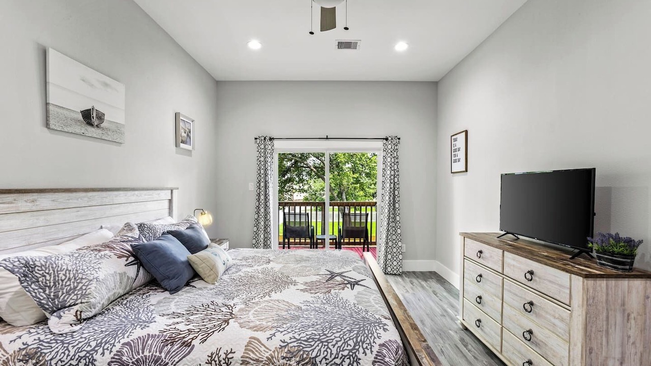 Photo of Bedroom in El Lago