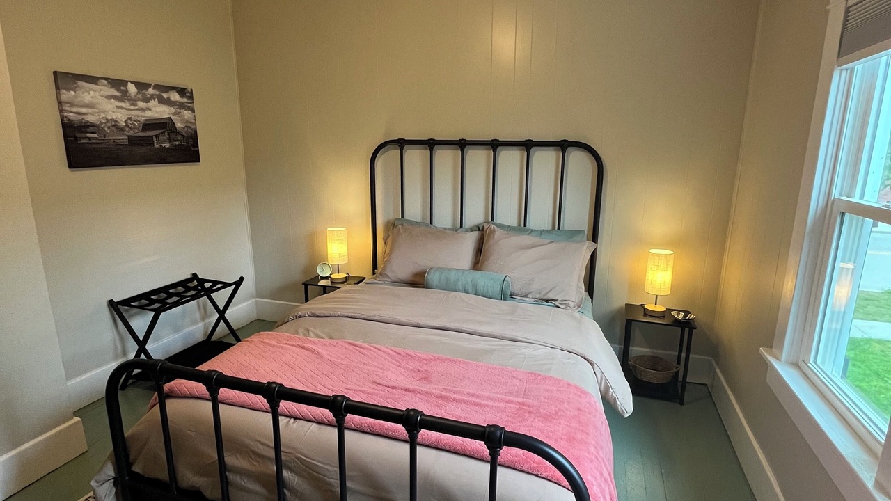 Photo of Bedroom in Lusk