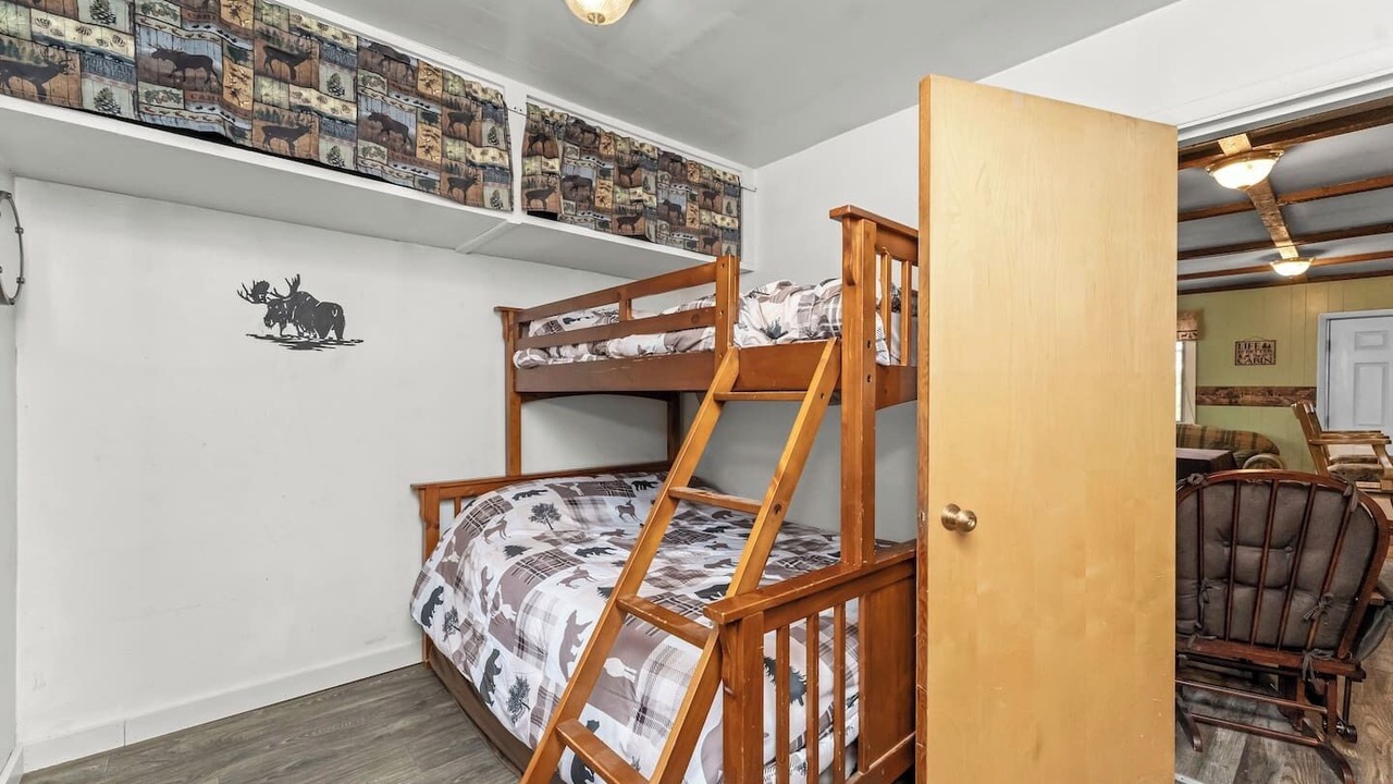 Photo of Bedroom in Cascade