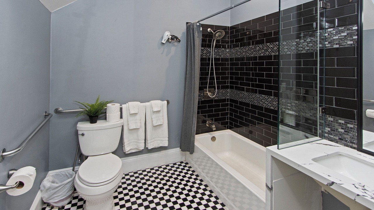 Photo of Bathroom in Little Italy