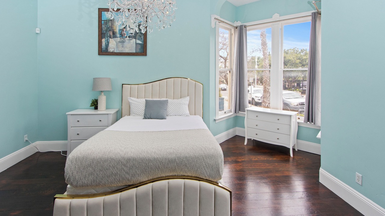 Photo of Bedroom in Little Italy