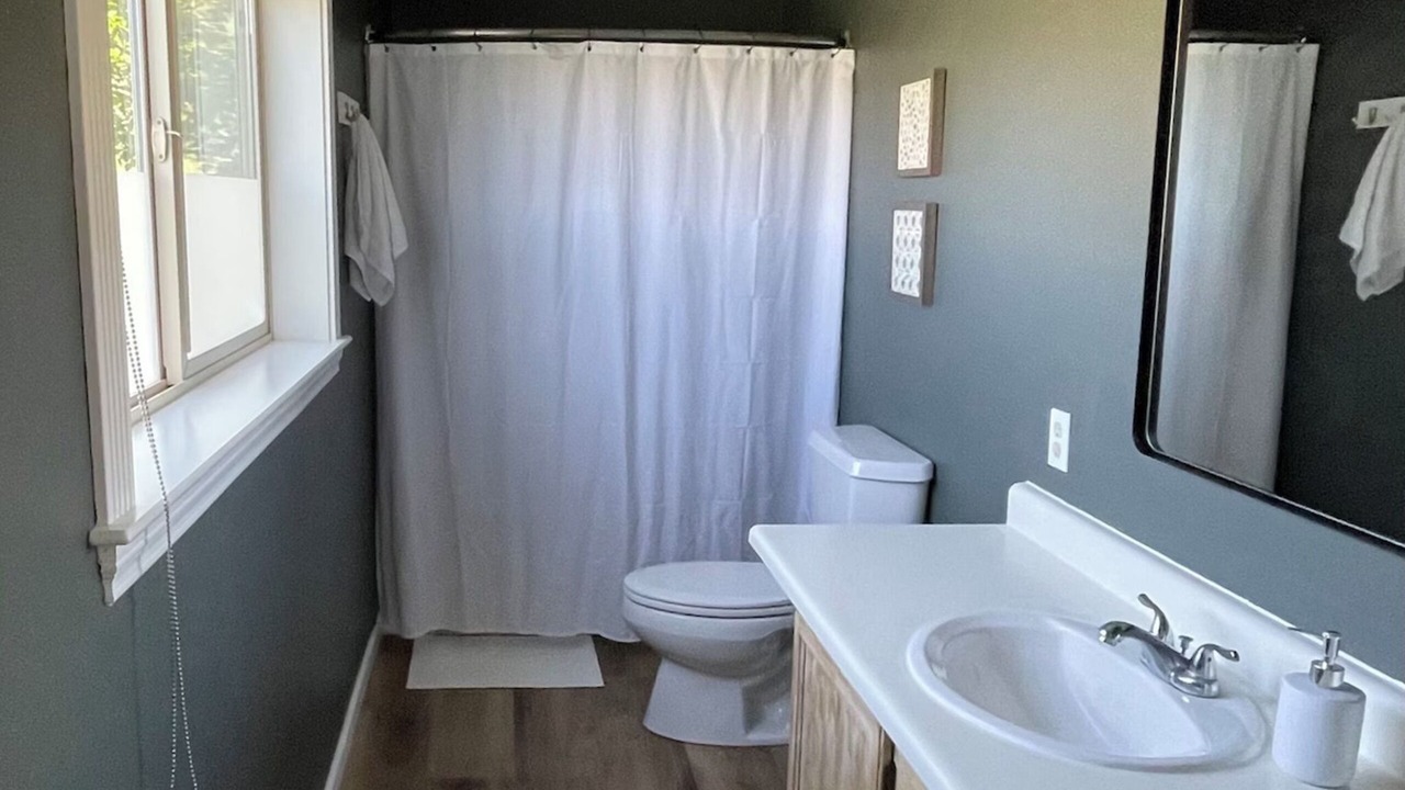 Photo of Bathroom in Emigrant