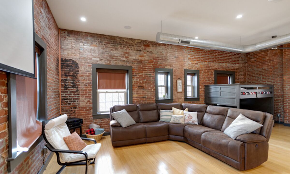 Photo of Livingroom in Evansville