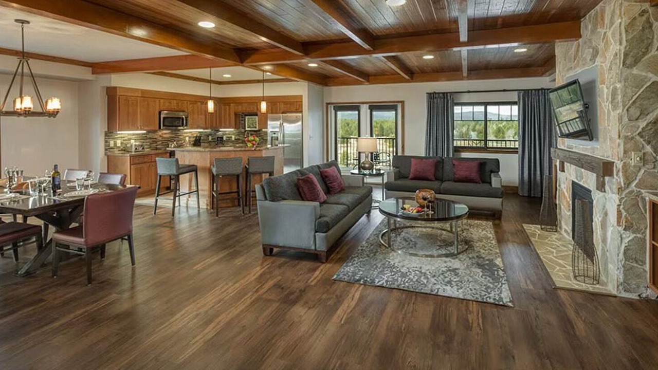 Photo of Livingroom in West Yellowstone