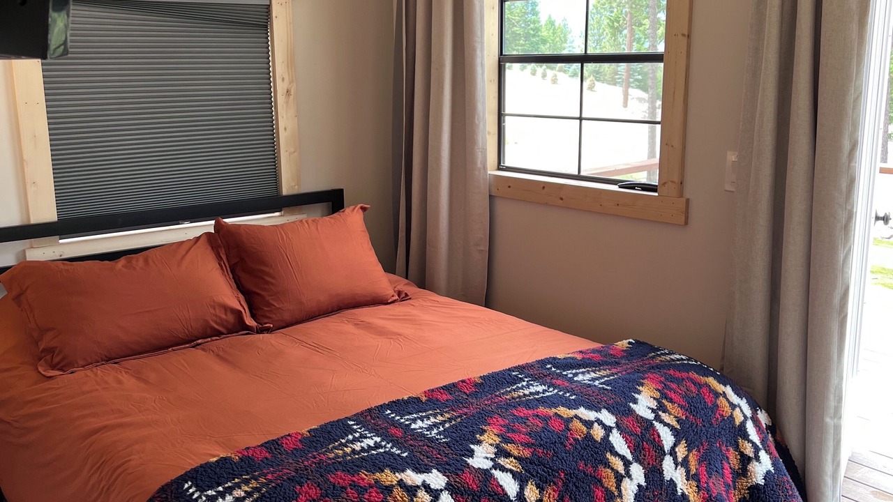 Photo of Bedroom in Rexford