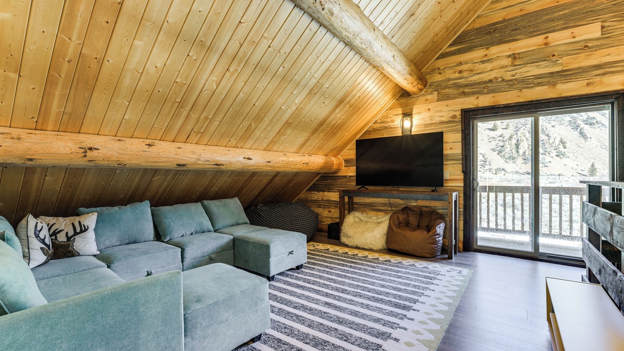 Photo of Livingroom in Beaverhead County