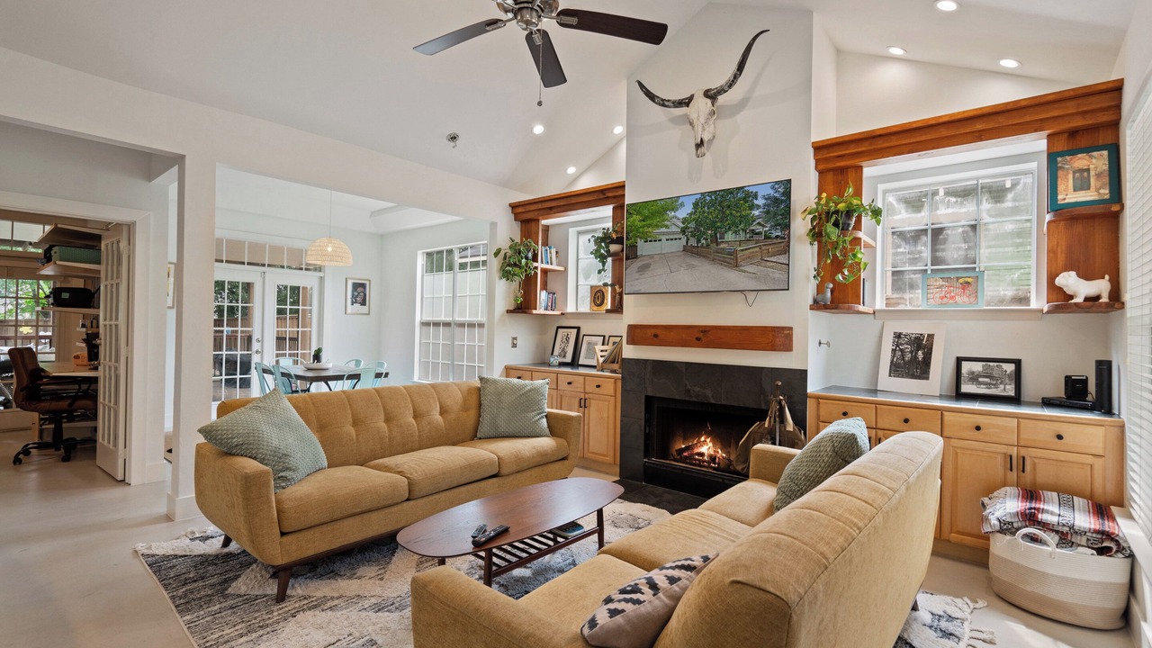 Photo of Livingroom in Dawson