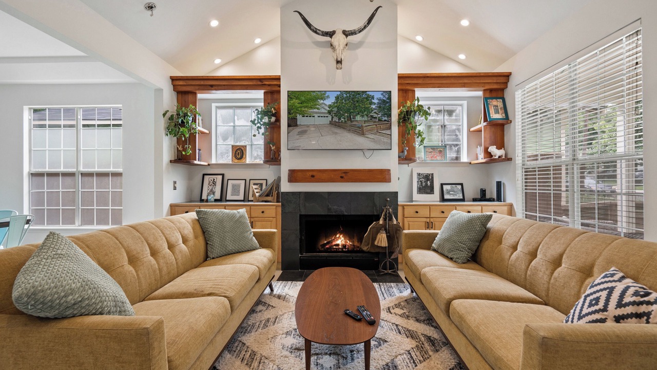 Photo of Livingroom in Dawson